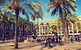 Королевская Площадь в Барселоне, Испания