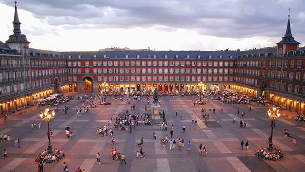 Главная площадь (Пласа-Майор) в Мадриде, Испания