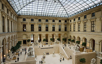 Лувр в Париже, Франция