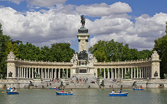 Парк Буэн Ретиро в Мадриде, Испания